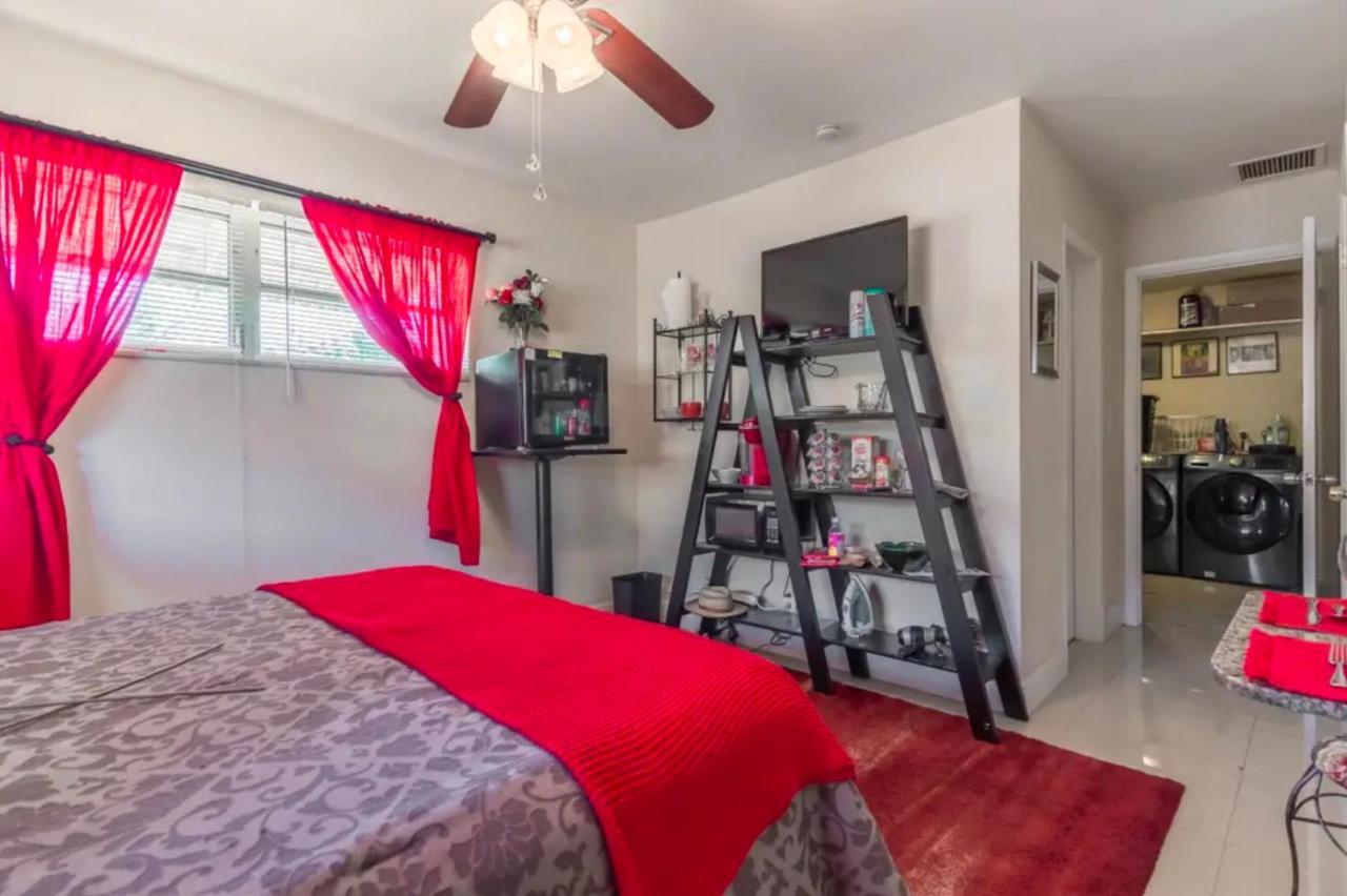 Sherry'S Place Home & Apartments デイニア・ビーチ 部屋 写真